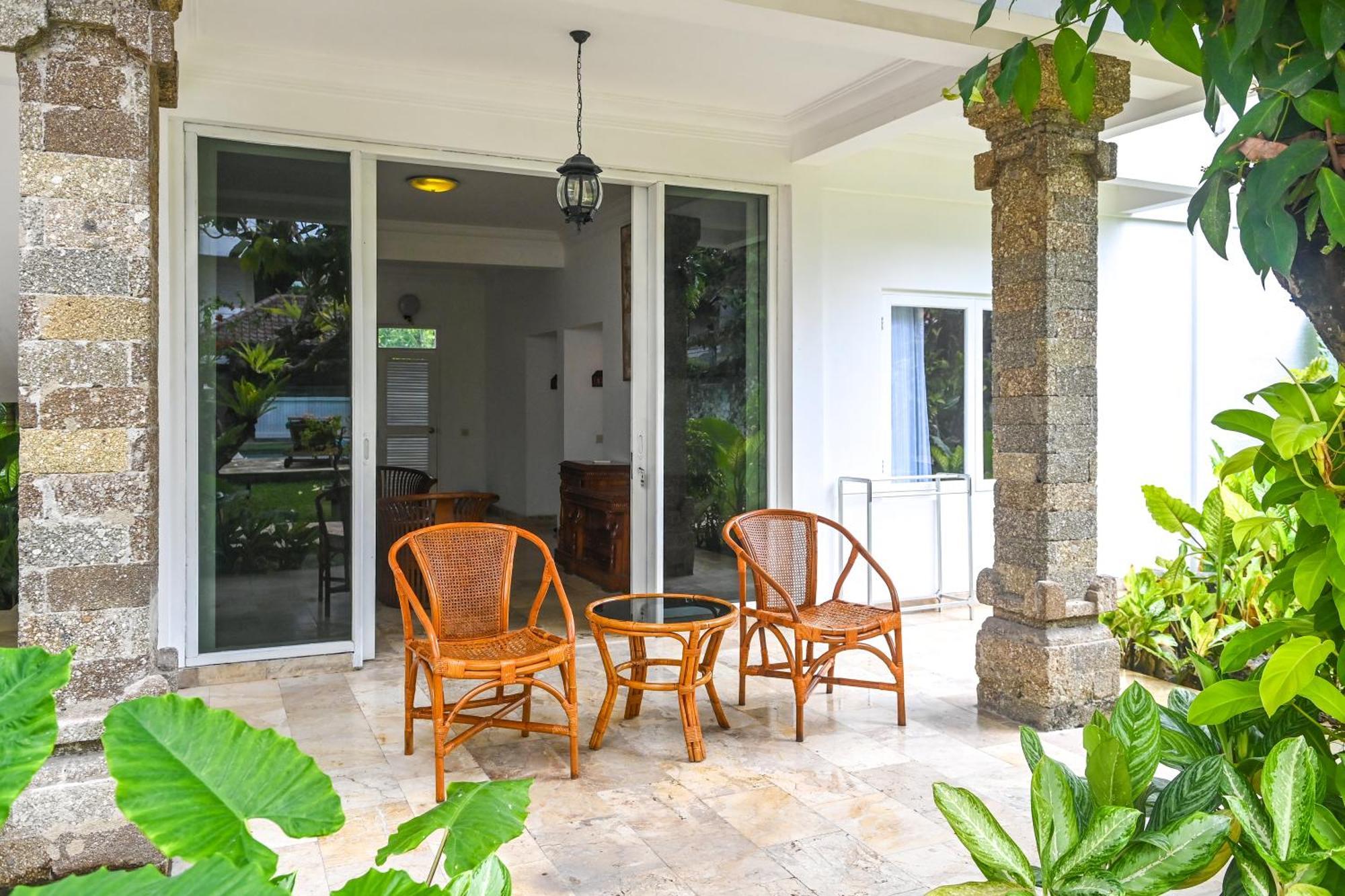 Sari Bunga Hotel Legian Kuta Bali Exterior photo