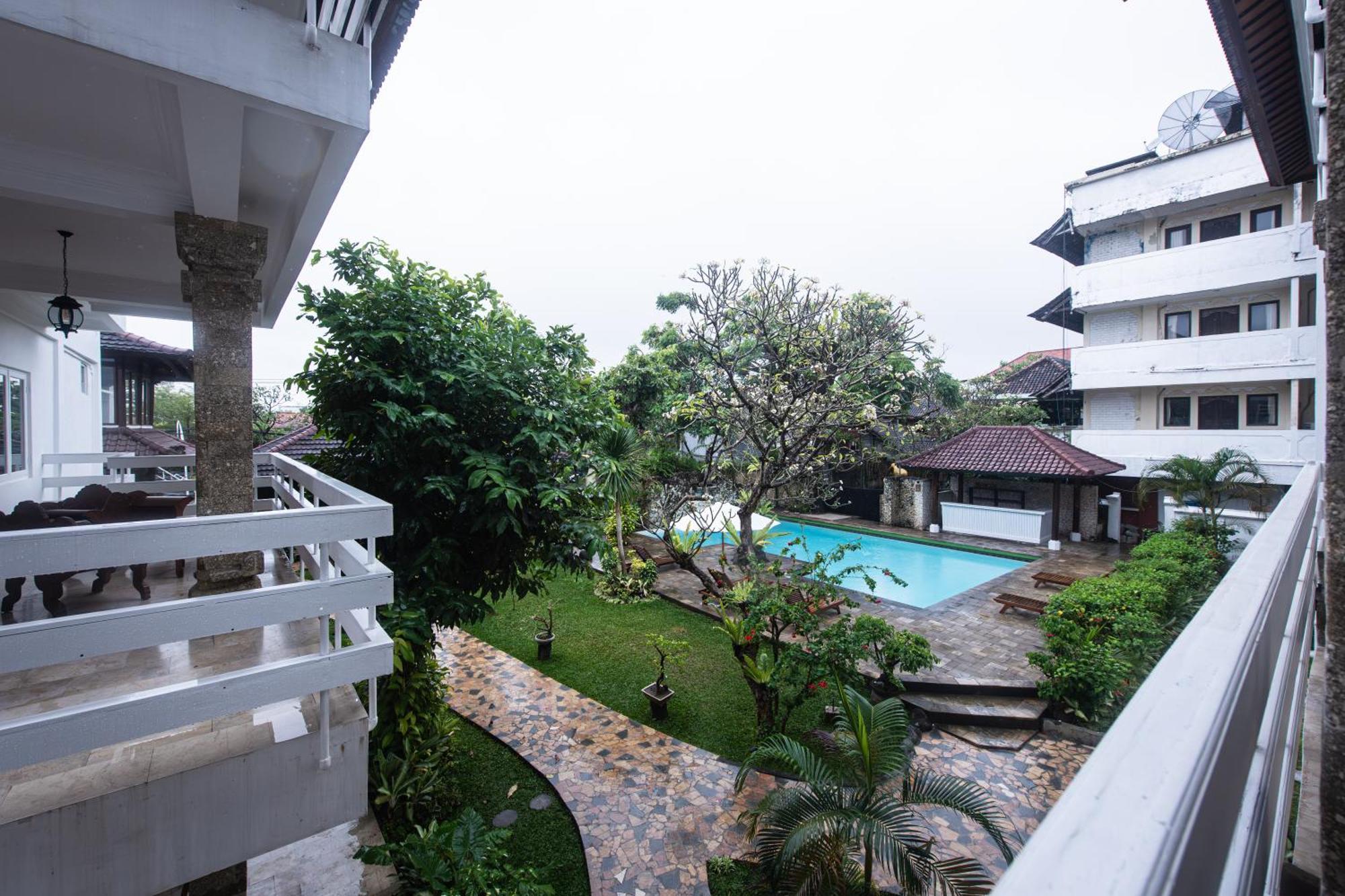 Sari Bunga Hotel Legian Kuta Bali Exterior photo