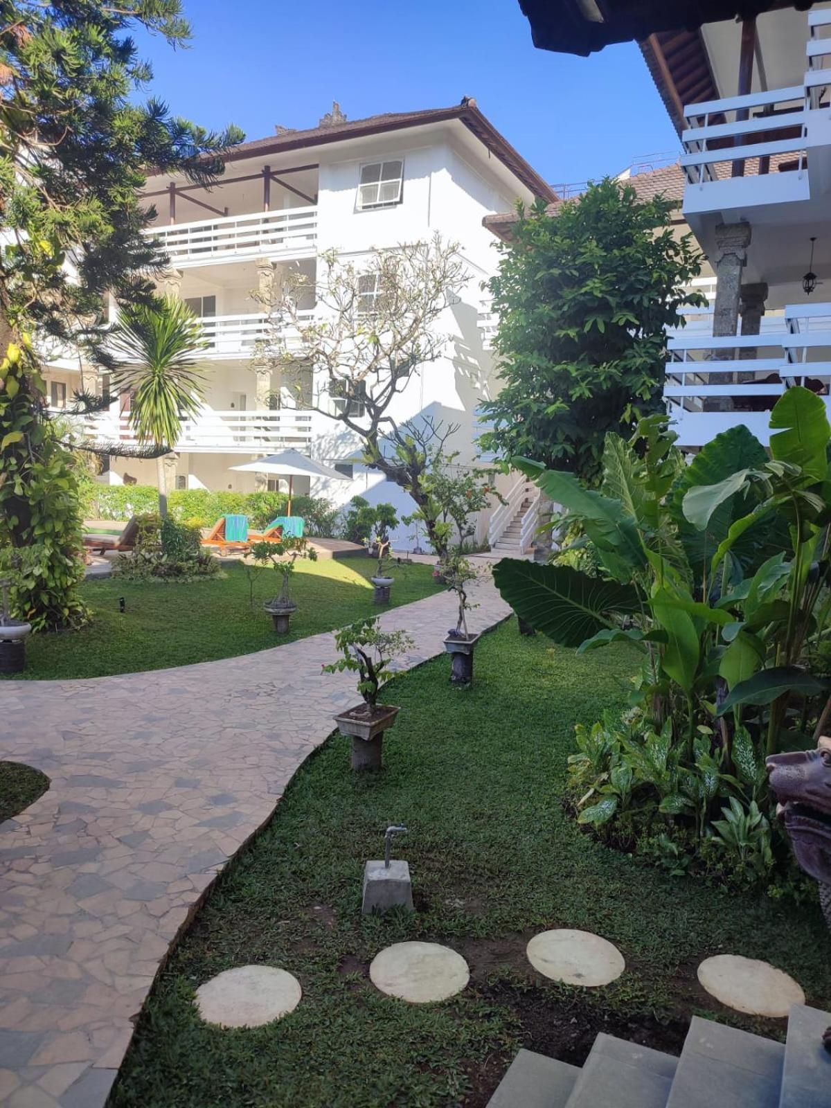 Sari Bunga Hotel Legian Kuta Bali Exterior photo