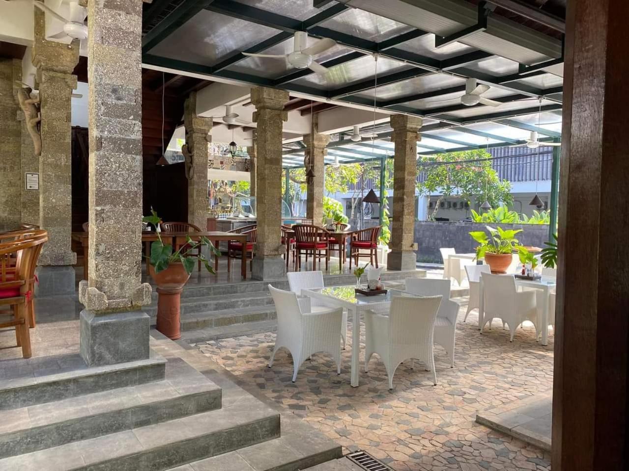 Sari Bunga Hotel Legian Kuta Bali Exterior photo