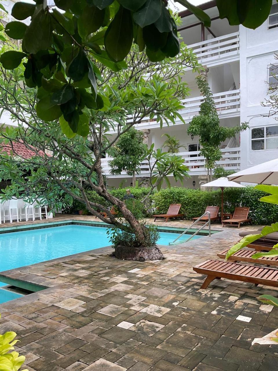 Sari Bunga Hotel Legian Kuta Bali Exterior photo