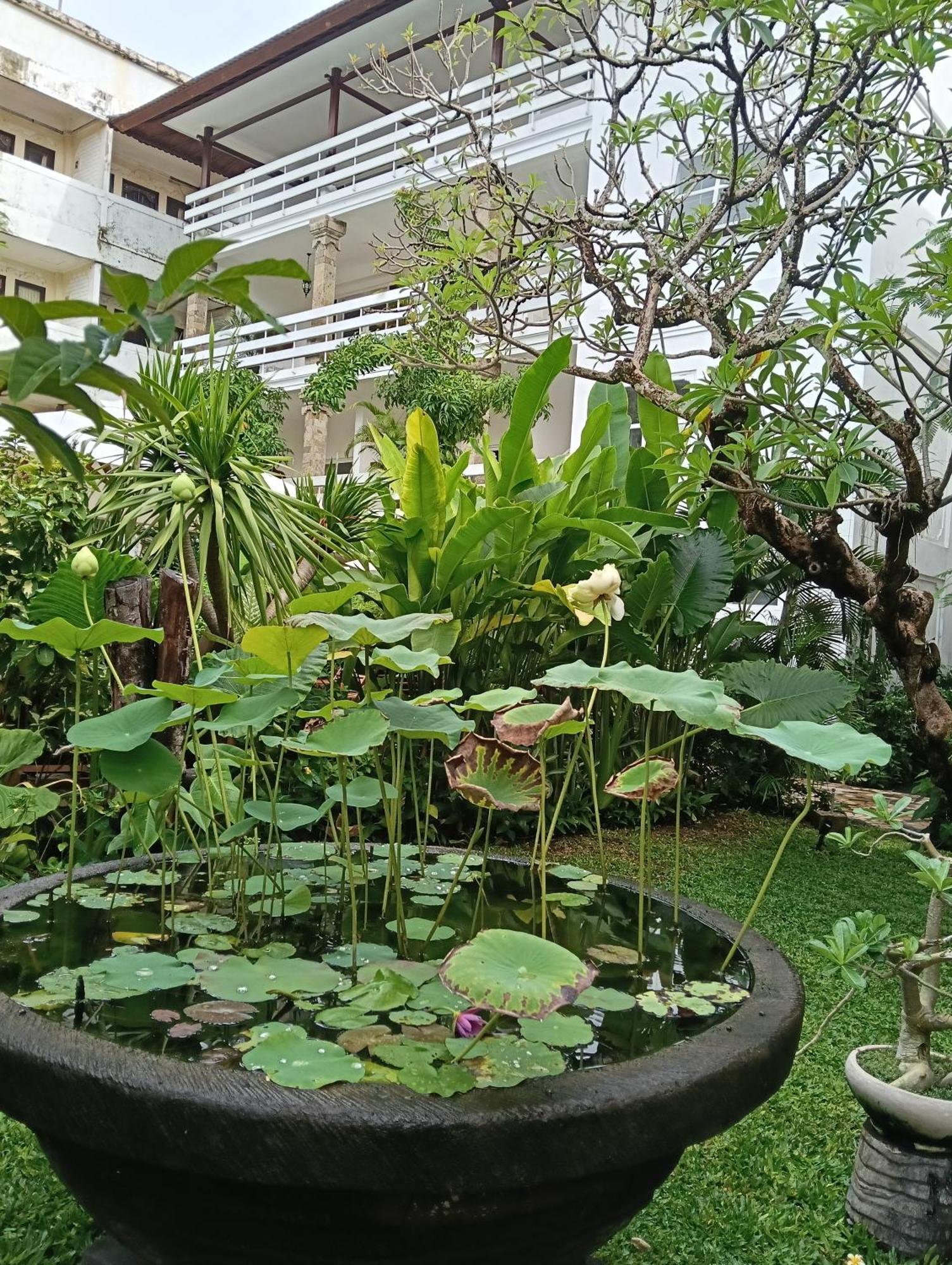 Sari Bunga Hotel Legian Kuta Bali Exterior photo